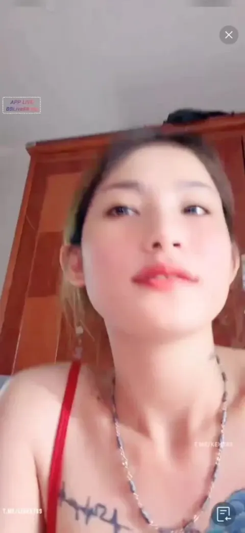 Poster of Bảo trân nữ idol live có sức hút từ cái lồn múi mít cặp vú quyến rũ không hề hết hot.