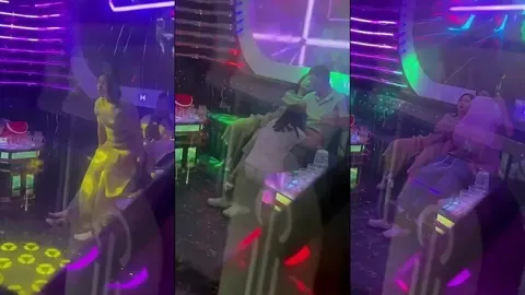 Poster of Chịch 2 cô vợ giáo viên mầm non ở Quảng Trị của bạn trong quán karaoke