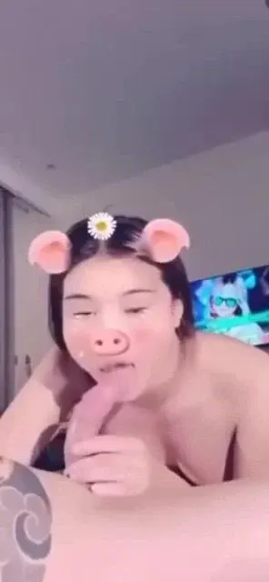 Poster of Có em người yêu thích quay video phần 1