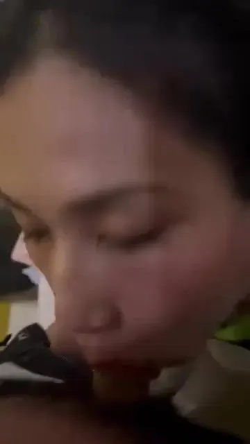 Poster of Full seri e ladyboy mặt dâm thèm cu chuyên trốn trg nvs xin bú cu trai lạ đi đái #5
