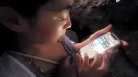 Poster of Nhi Nguyễn du sinh viên bị anh da đen Cosmonaut gạ chịch (Full 3 Phần + Pic) phần 1