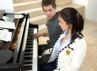 Poster of Thầy giáo dạy piano và em nữ sinh mới lớn
