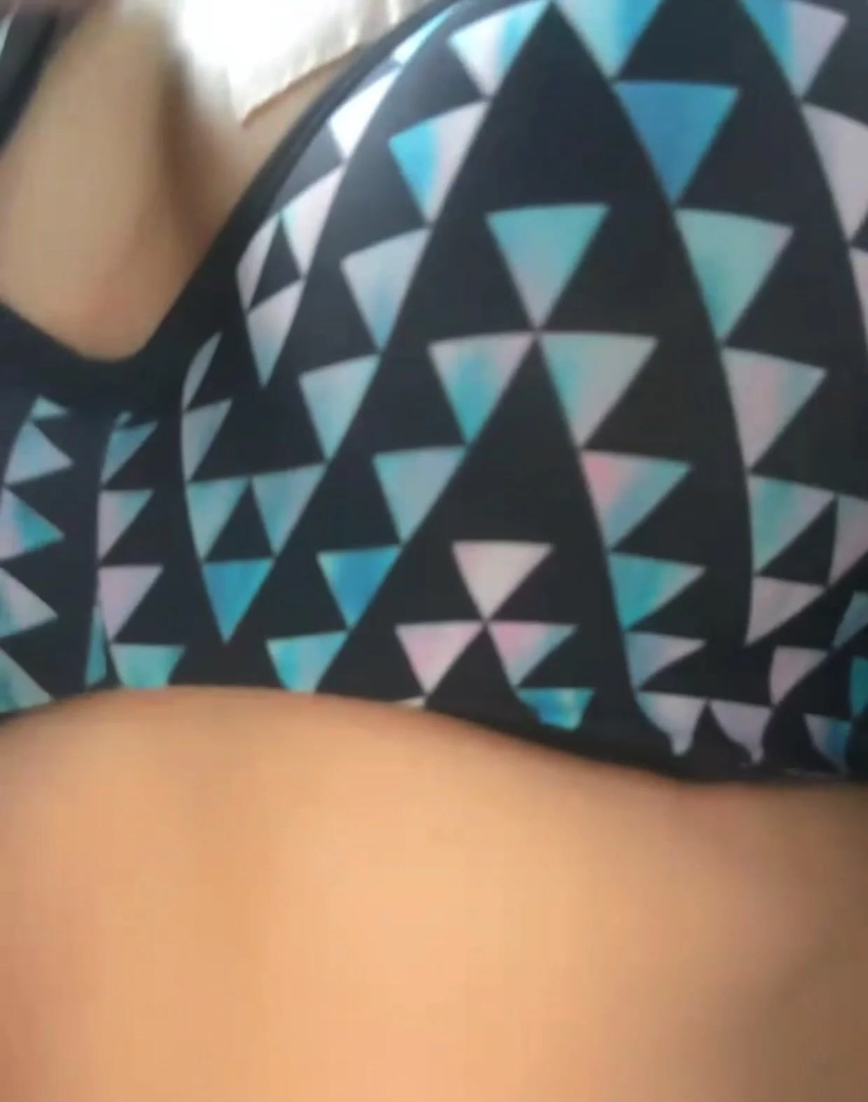 Mb dâm lồn to múp thủ dâm bằng toy dâm đãng kích thích