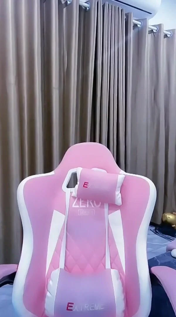 Vy Baby lồn múp đầy nước phần 5