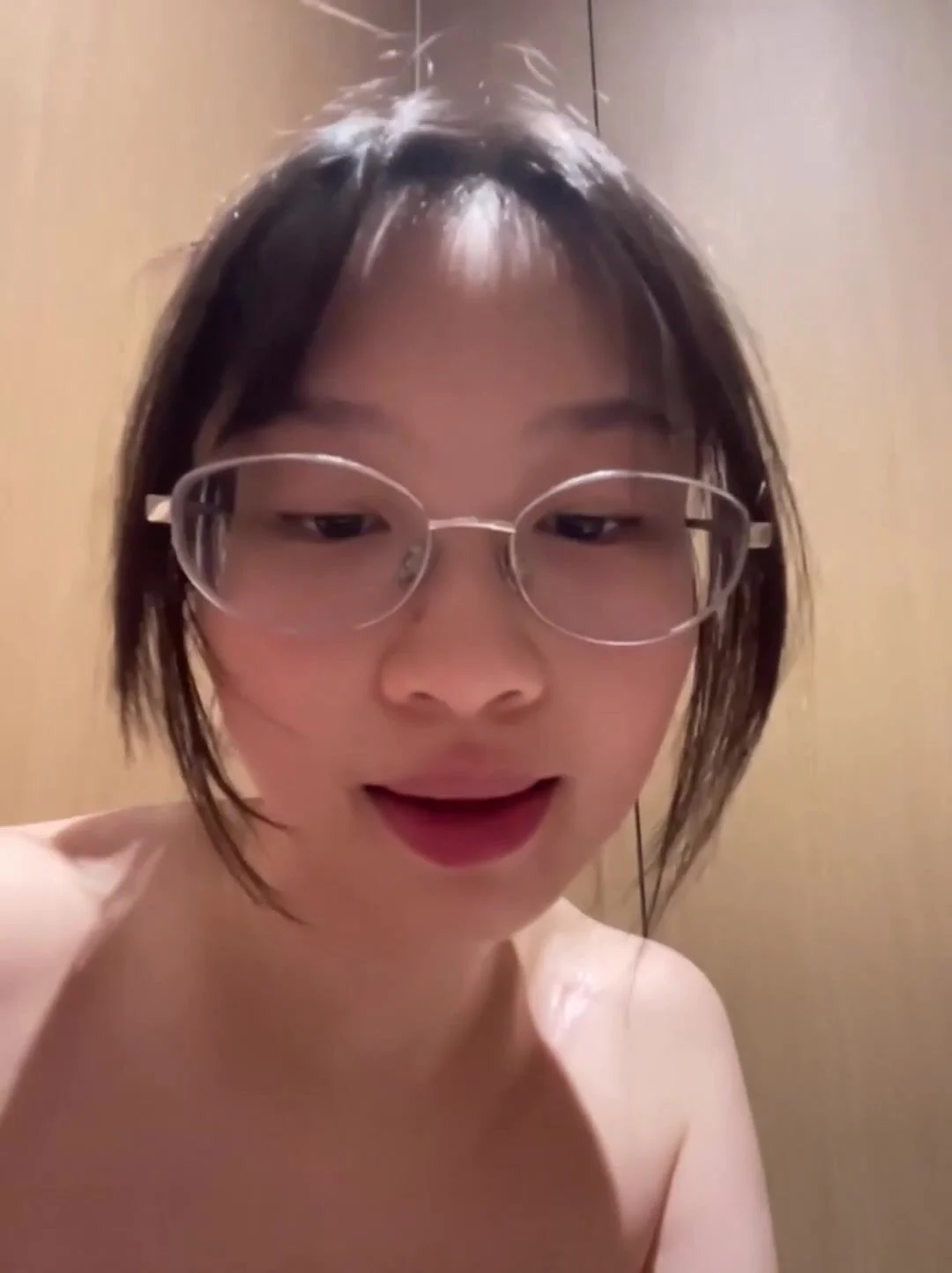 WC Nam Công cộng có Người, Sinh viên Dhoc Chubby Vú bự Múp Bú cu giả, Public thủ dâm